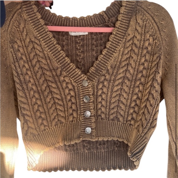 ✨SOLD✨ Miss Love Cropped Cardigan - Picture 3 of 4